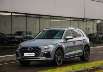 Подержанный автомобиль Audi Q5 2021 года (3 фото)