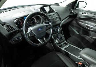 Подержанный автомобиль Ford Kuga 2017 года (11 фото)