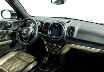 Подержанный автомобиль MINI Countryman 2019 года (9 фото)