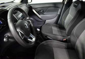 Подержанный автомобиль Renault Logan Sedan 2021 года (10 фото)