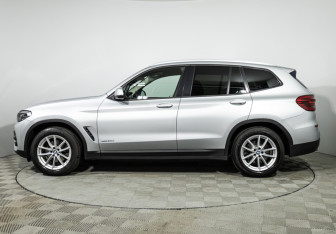Подержанный автомобиль BMW X3 2018 года (8 фото)