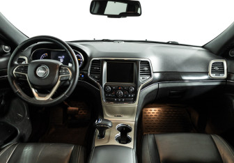 Подержанный автомобиль Jeep Grand Cherokee 2013 года (13 фото)