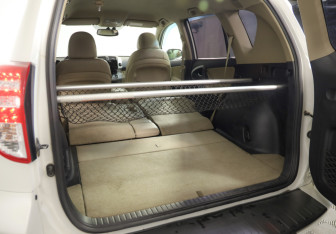 Подержанный автомобиль Toyota RAV4 2011 года (25 фото)