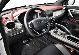 Подержанный автомобиль Geely Coolray 2023 года (9 фото)