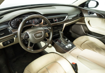 Подержанный автомобиль Audi A6 Sedan 2016 года (11 фото)