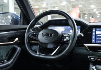 Подержанный автомобиль Geely Monjaro 2023 года (23 фото)
