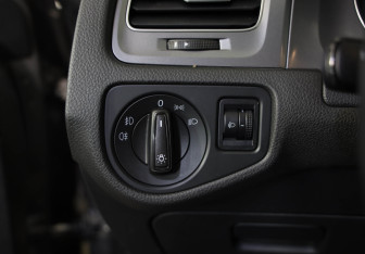 Подержанный автомобиль Volkswagen Golf Hatchback 2013 года (12 фото)