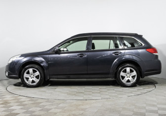 Подержанный автомобиль Subaru Outback Wagon 2011 года (8 фото)