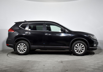 Подержанный автомобиль Nissan X-Trail 2019 года (4 фото)