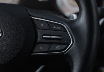 Подержанный автомобиль Hyundai Santa Fe 2021 года (13 фото)
