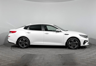 Подержанный автомобиль Kia Optima Sedan 2019 года (4 фото)