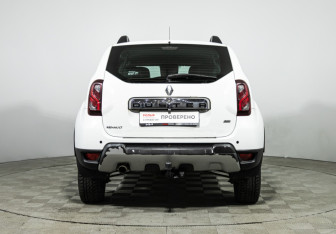 Подержанный автомобиль Renault Duster 2015 года (6 фото)