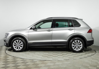 Подержанный автомобиль Volkswagen Tiguan 2019 года (8 фото)