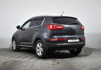 Подержанный автомобиль Kia Sportage 2011 года (7 фото)