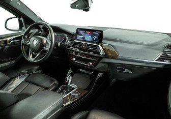 Подержанный автомобиль BMW X4 2019 года (9 фото)