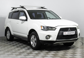 Подержанный автомобиль Mitsubishi Outlander 2011 года (3 фото)