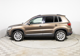 Подержанный автомобиль Volkswagen Tiguan 2015 года (8 фото)