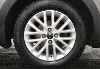 Подержанный автомобиль Kia Rio Hatchback 2018 года (9 фото)