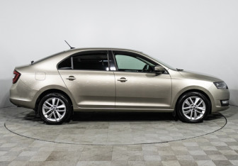 Подержанный автомобиль Skoda Rapid Liftback 2019 года (4 фото)