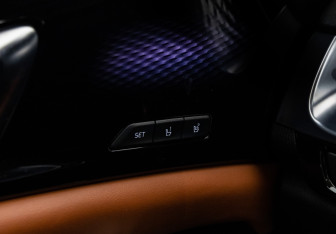 Подержанный автомобиль Kia Carnival 2021 года (21 фото)