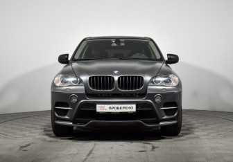 Подержанный автомобиль BMW X5 2013 года (2 фото)
