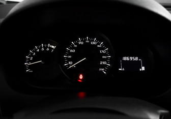 Подержанный автомобиль Renault Fluence 2011 года (16 фото)