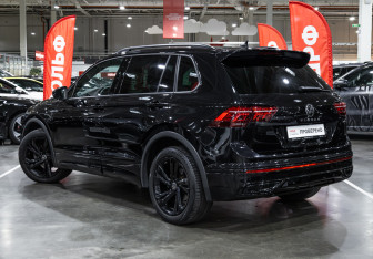 Подержанный автомобиль Volkswagen Tiguan 2021 года (9 фото)