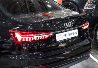 Подержанный автомобиль Audi A6 Sedan 2021 года (11 фото)