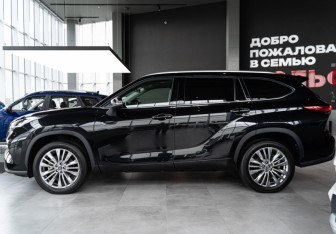 Новый Toyota Highlander 2025 (9 фото)