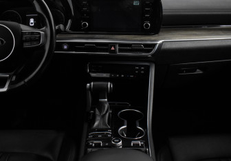 Подержанный автомобиль Kia K5 2021 года (14 фото)