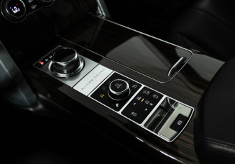 Подержанный автомобиль Land Rover Range Rover 2017 года (15 фото)