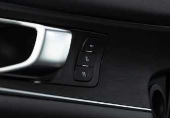 Подержанный автомобиль Changan UNI-K 2023 года (17 фото)