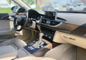 Подержанный автомобиль Audi A6 Sedan 2015 года (8 фото)