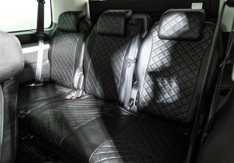 Подержанный автомобиль Peugeot Traveller 2020 года (18 фото)