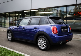 Подержанный автомобиль MINI Hatch 2018 года (6 фото)
