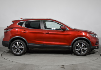 Подержанный автомобиль Nissan Qashqai 2021 года (4 фото)