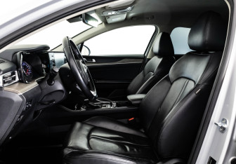 Подержанный автомобиль Kia K5 2021 года (21 фото)