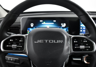 Подержанный автомобиль Jetour X70 2023 года (16 фото)