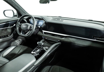 Подержанный автомобиль Geely Monjaro 2024 года (9 фото)