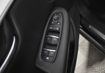 Подержанный автомобиль Infiniti QX50 2018 года (20 фото)