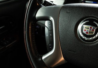 Подержанный автомобиль Cadillac Escalade Suv 2010 года (22 фото)