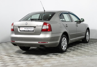 Подержанный автомобиль Skoda Octavia Liftback 2010 года (5 фото)