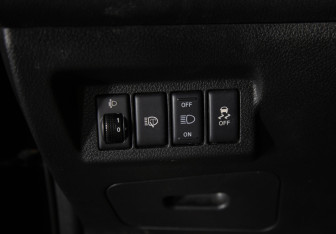 Подержанный автомобиль Nissan X-Trail 2012 года (15 фото)