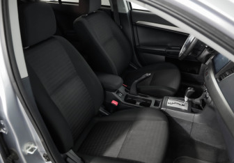 Подержанный автомобиль Mitsubishi Lancer Sedan 2012 года (18 фото)