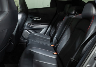 Подержанный автомобиль Changan UNI-T 2023 года (10 фото)