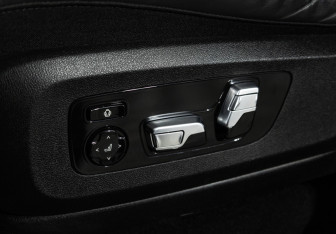 Подержанный автомобиль BMW X5 2020 года (16 фото)