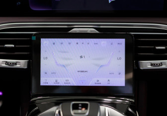 Новый Hongqi E-HS9 2022 (20 фото)