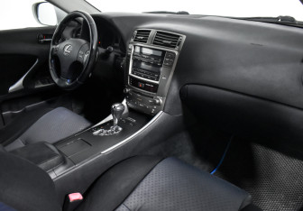 Подержанный автомобиль Lexus IS Sedan 2008 года (13 фото)
