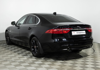 Подержанный автомобиль Jaguar XF Sedan 2016 года (7 фото)