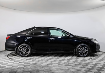 Подержанный автомобиль Toyota Camry Sedan 2016 года (4 фото)